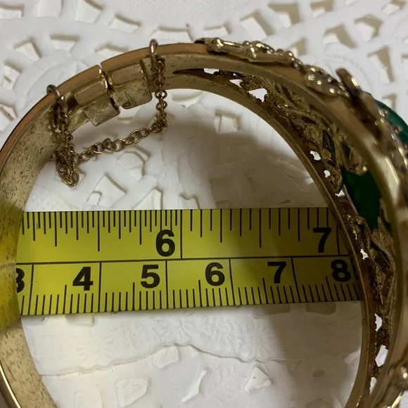 Whiting & Davis Vintage GoldTone Bracelet w/Green Gemstone with a Rose carved in - Picture 11 of 15